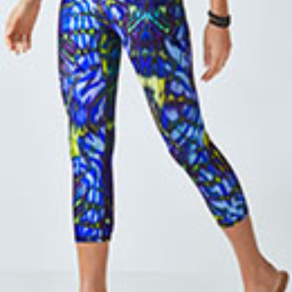 Fabletics Mid-Rise Capri - Picture 3 of 3